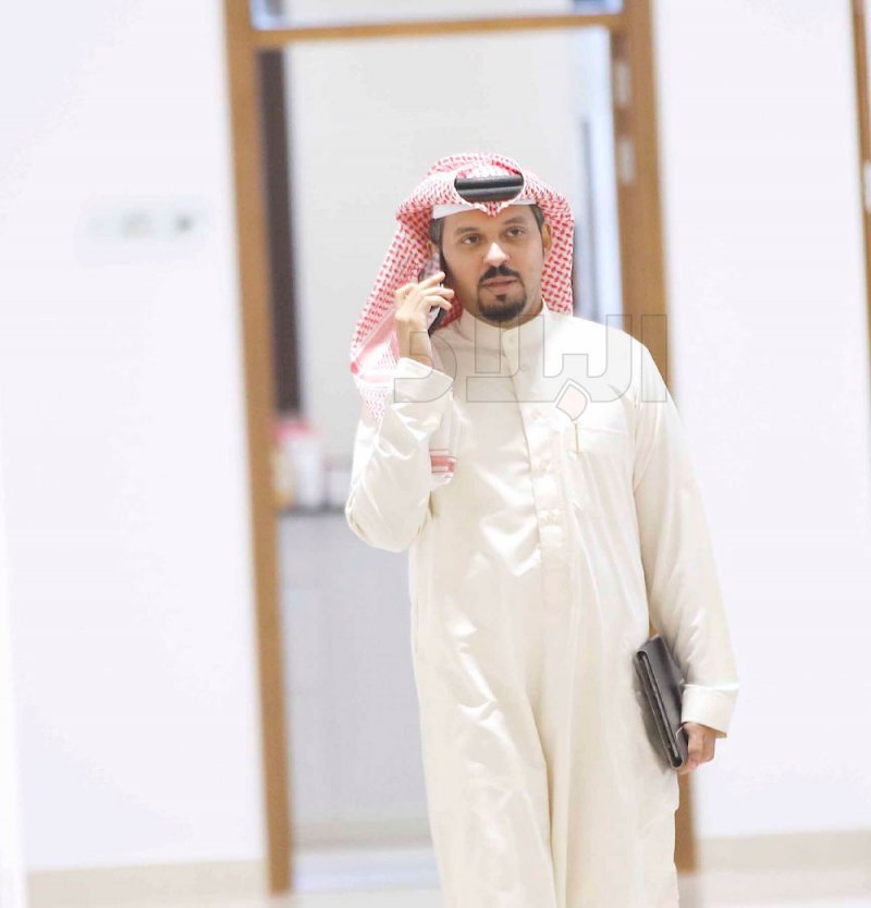 النفيعي: جامعة البحرين “متروسة أجانب”