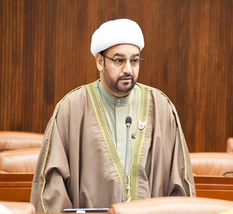 بوحسين: يوم حزينٌ على البحرين وخسارة كبيرة لقامة شامخة ورمز وطني ملهم