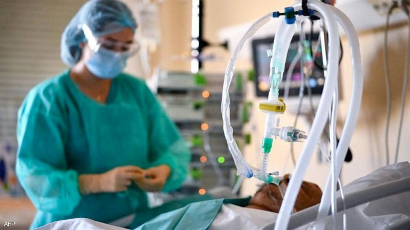 السر في السن.. دراسة تكشف "الحل السحري" لتقليل وفيات كورونا