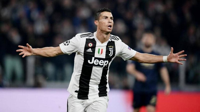 اليونايتد يفاوض رونالدو.. ووضع يوفنتوس المالي قد يدعم رحيله