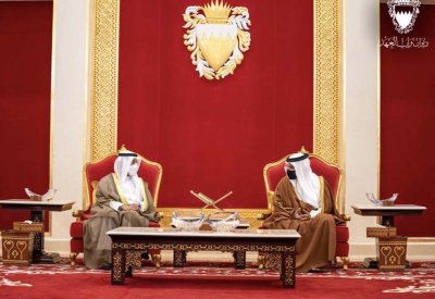 سمو ولي العهد رئيس الوزراء يستقبل الأمين العام لمجلس التعاون للتعازي بوفاة سمو الأمير الراحل