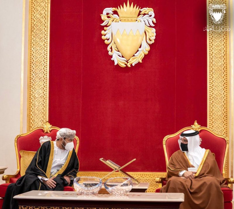سمو ولي العهد رئيس الوزراء يستقبل صاحب السمو السيد فاتك بن فهر آل سعيد المبعوث الخاص لجلالة سلطان عمان والوفد المرافق له