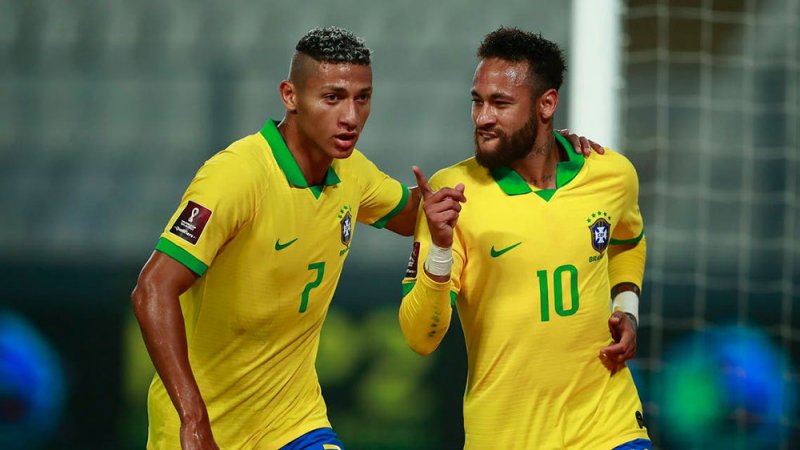 نيمار يغادر معسكر منتخب البرازيل