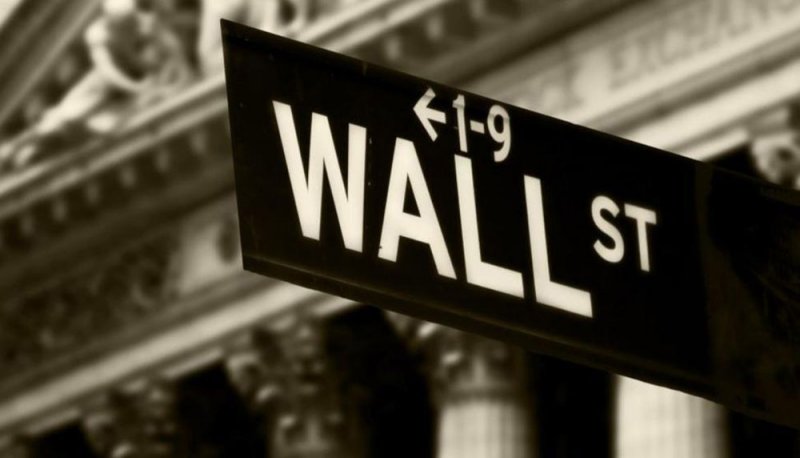 مؤشر S&P500 يحقق إغلاقا قياسيا والنفط يهبط بفعل ارتفاع حالات الإصابات بكورونا