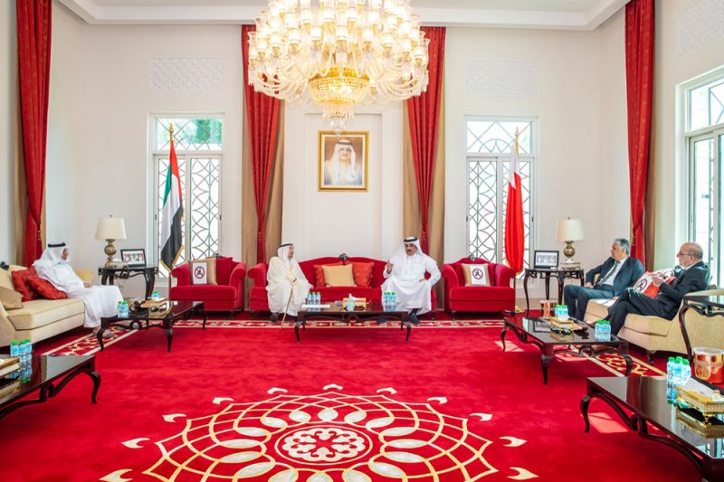 سفارة البحرين في أبوظبي تستقبل المعزين في وفاة صاحب السمو الملكي الأمير خليفة بن سلمان آل خليفة