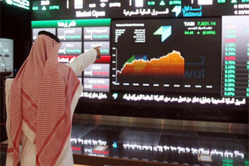 السوق السعودية تصعد 0.8% وتتصدر بورصات المنطقة