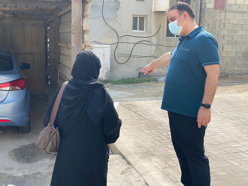 بالصور: العشيري بجولة ميدانية لأهالي الدير وسماهيج: الإسكان والتوظيف أهم الملفات 
