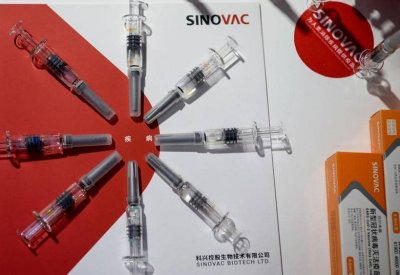 بعد فايزر وموديرنا.. الصين تزف البشرى بشأن لقاح سينوفاك