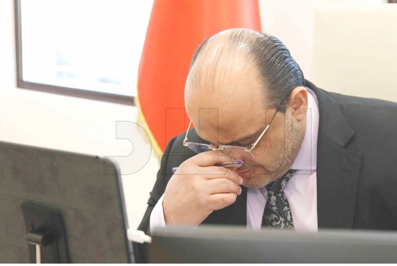 إسحاقي: قائذ فذ