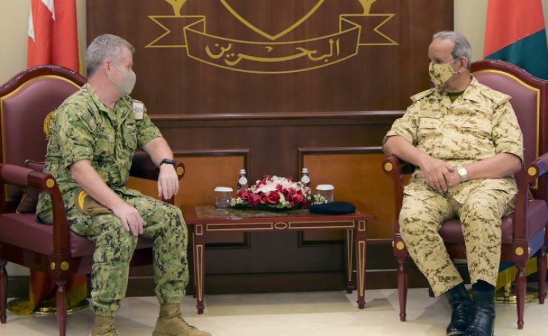 القائد العام لقوة دفاع البحرين يستقبل قائد القوات البحرية بالقيادة المركزية الأمريكية قائد الأسطول الخامس