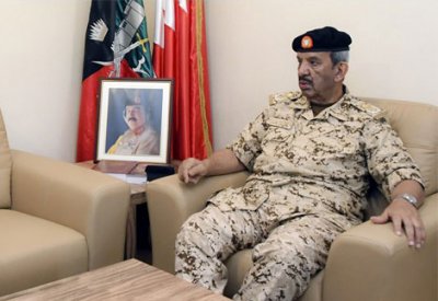 القائد العام لقوة الدفاع يتفقد إحدى وحدات قوة دفاع البحرين