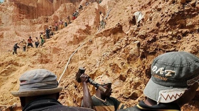 وزير البترول المصري: 11 شركة تفوز في مزايدة للتنقيب عن الذهب
