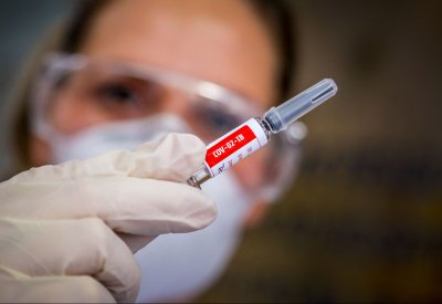 مريضة تروي تجربتها مع أول لقاح لكورونا مكوّن من أجسام مضادة
