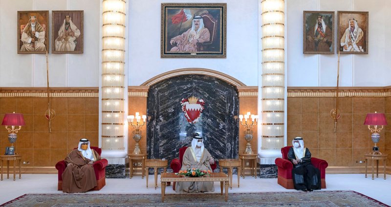 جلالة الملك المفدى يستقبل أبناء صاحب السمو الملكي الأمير خليفة بن سلمان آل خليفة رحمه الله