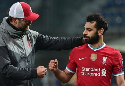 كلوب: صلاح تعافى من كورونا ويستعد للعودة لليفربول