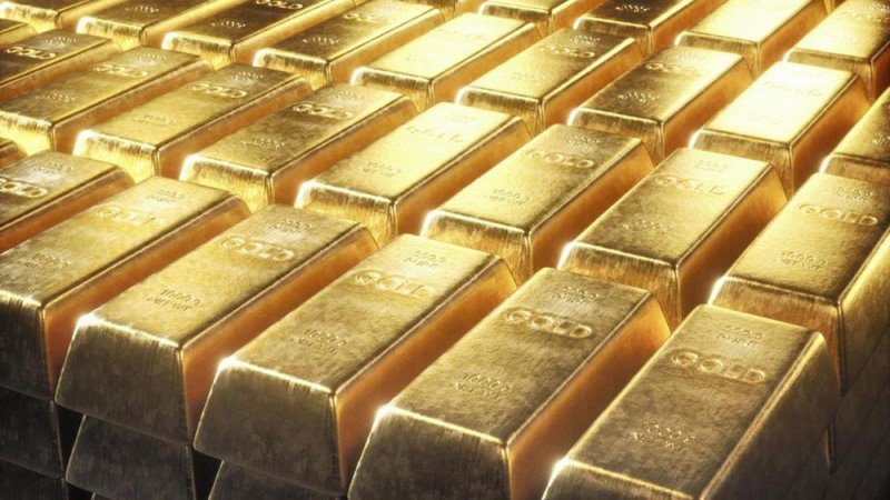 الذهب يصعد مع تراجع الدولار إلى أدنى مستوى في عامين