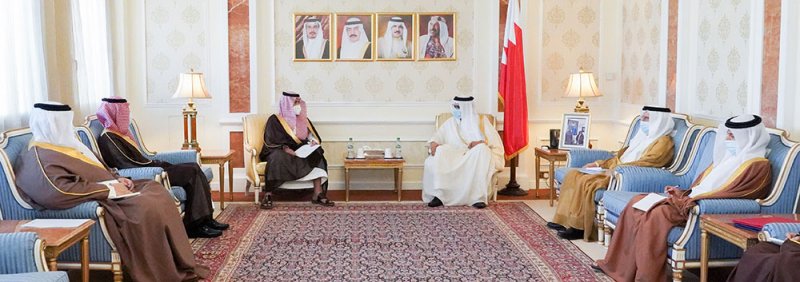 وزير الخارجية يستقبل سفير السعودية لدى البحرين