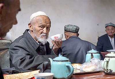 البابا يصف الأويغور بالـ “مضطهدين”