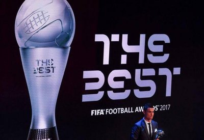11 لاعبا.. الفيفا يعلن أسماء المرشحين لجائزة الأفضل في 2020