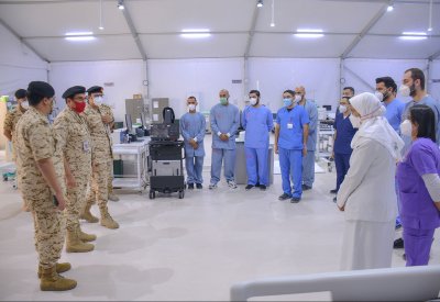 قائد الخدمات الطبية الملكية يشيد بجهود مقدمي الرعاية الصحية بمحجر سترة وعملهم بروح الفريق الواحد