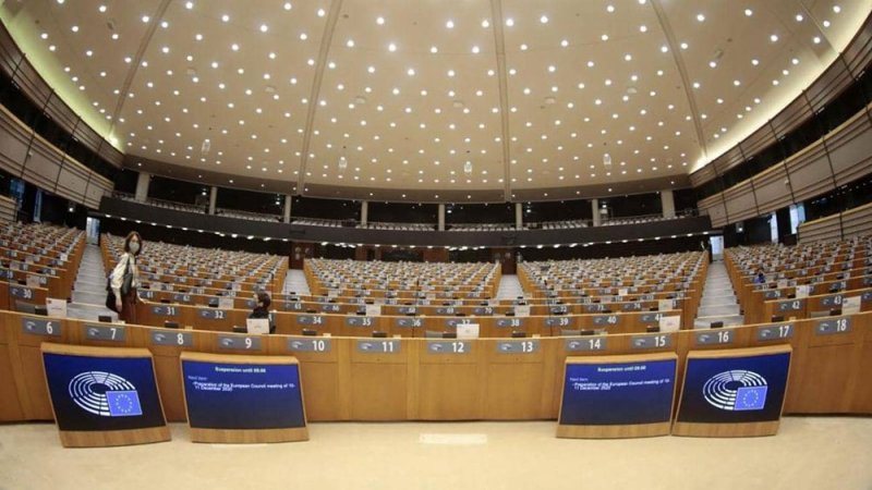 البرلمان الأوروبي يستعد لفرض "عقوبات قاسية" على تركيا