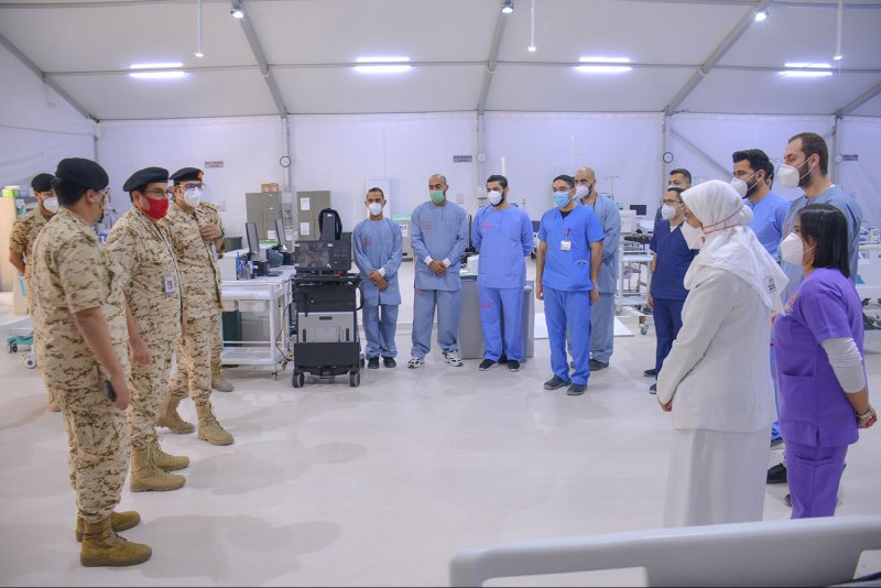 قائد الخدمات الطبية الملكية يشيد بجهود مقدمي الرعاية الصحية بمحجر سترة وعملهم بروح الفريق الواحد