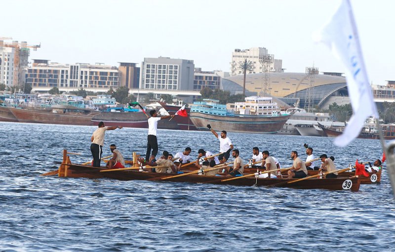 فيكتوريوس يحرز المركز الأول في بطولة دبي للتجديف