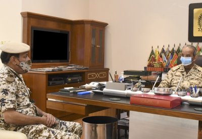 القائد العام لقوة دفاع البحرين يستقبل قائد القوة الخاصة الملكية