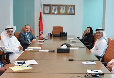وزير الصناعة يجتمع برئيس وأعضاء جمعية مصارف البحرين 