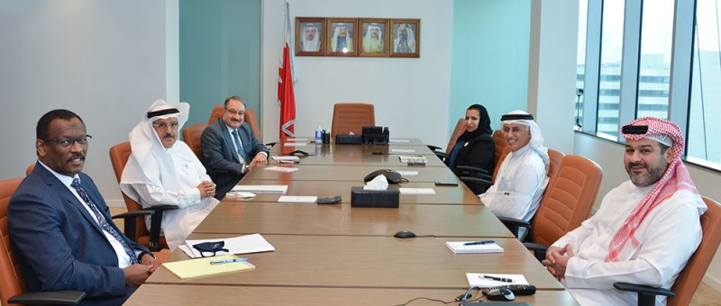 وزير الصناعة يجتمع برئيس وأعضاء جمعية مصارف البحرين 