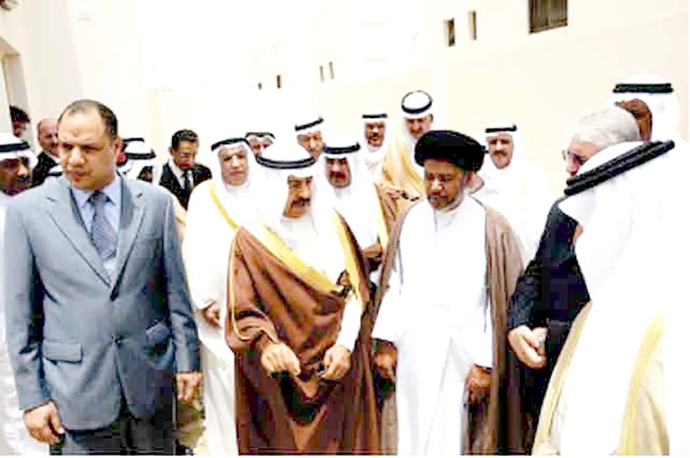 سموه زائرا جدالحاج وآمرا بتسليم 38 وحدة سكنية للأهالي
