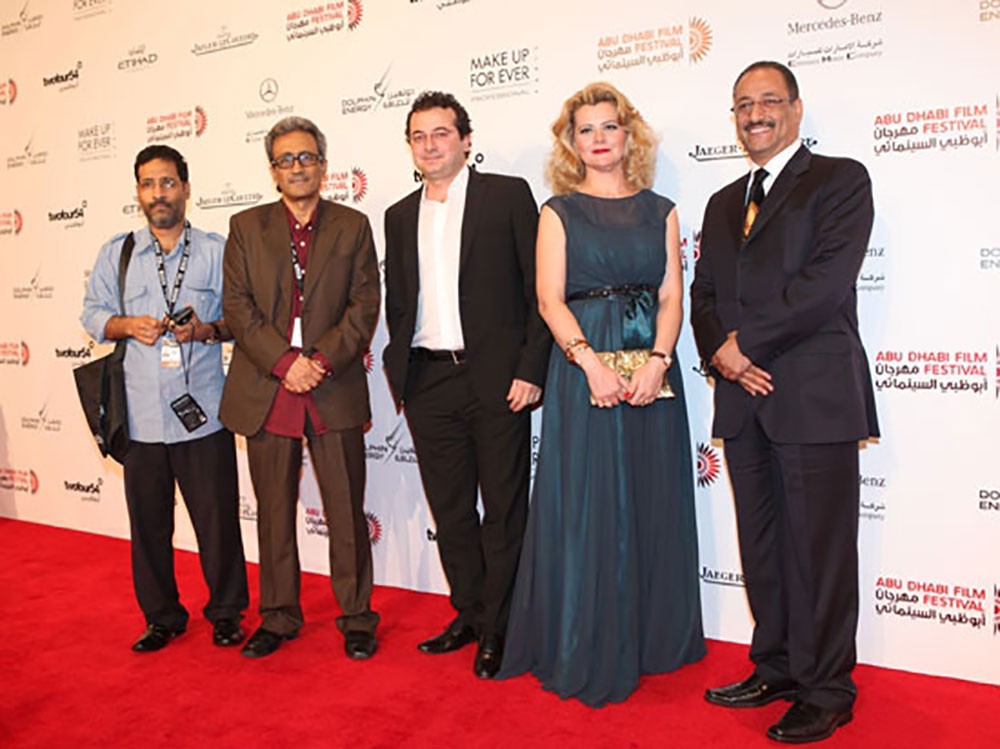 فريد رمضان إلى جانب الزميل الماجد في مهرجان ابوظبي السينمائي