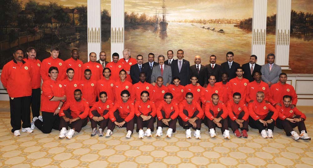 سموه مستقبلا منتخبنا الوطني العائد من كأس آسيا بالصين 2004