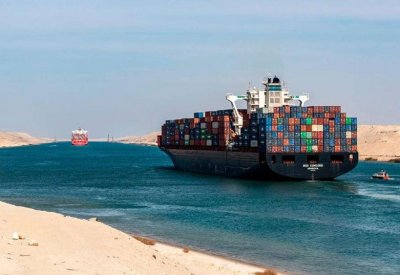 ارتفاع إيرادات قناة السويس المصرية