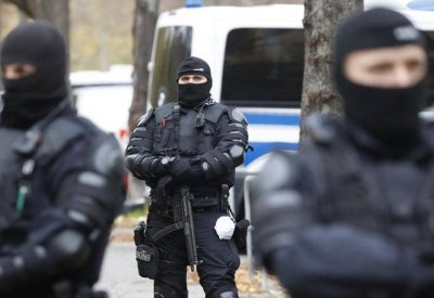 ألمانيا.. قتيلان وإصابات خطيرة في حادث دهس على طريق للمشاة