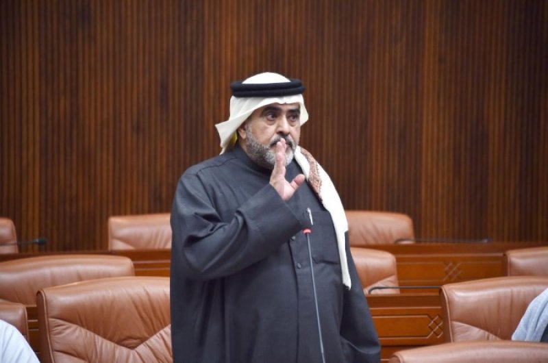 بو عنق: مستشار أجنبي يستلم راتب 3500 دينار وهو في بلده