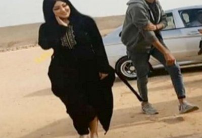 3 قوانين تهدد "فتاة سقارة".. تعرف على العقوبات