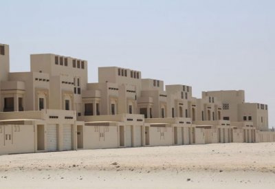 الدمستاني معاق وينتظر بيتا منذ 12 عاما