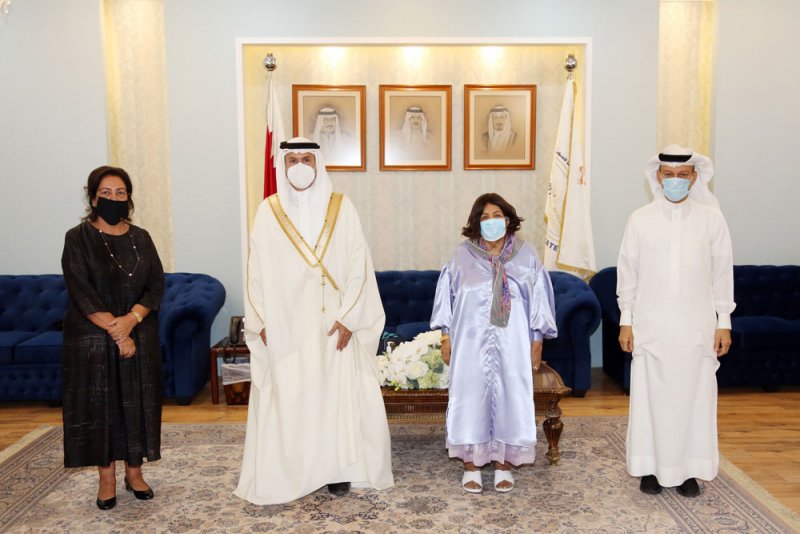 محافظ العاصمة يكرم السفيرتين الزياني والعلوي تقديراً لجهودهما