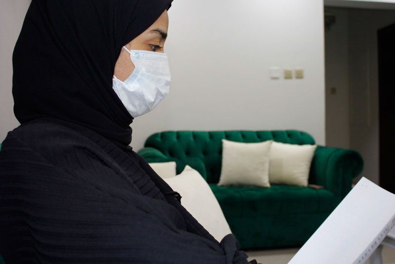 بالصورة: فتاة تروي قصتها لـ "البلاد": أمي تخلت عني ولا أعرف والدي منذ 19 عاما