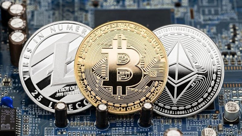بيتكوين تتراجع من أعلى مستوياتها التاريخية