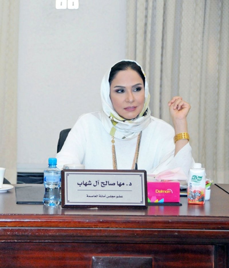 آل شهاب: البحرينية الدبلوماسية مثقفة وراقية وذكية