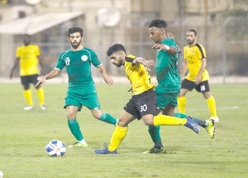 الأهلي يتخطى الاتفاق بثنائية