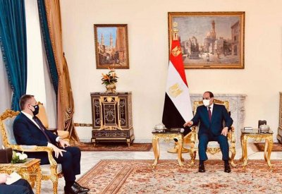 السيسي: نتطلع لتطوير التعاون العسكري مع اليونان