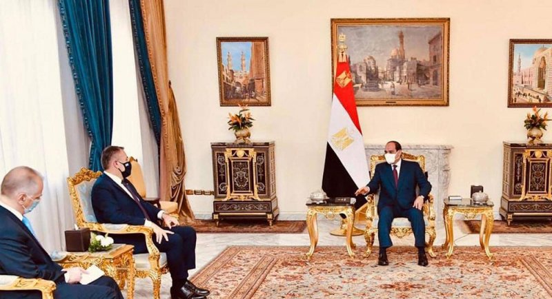 السيسي: نتطلع لتطوير التعاون العسكري مع اليونان