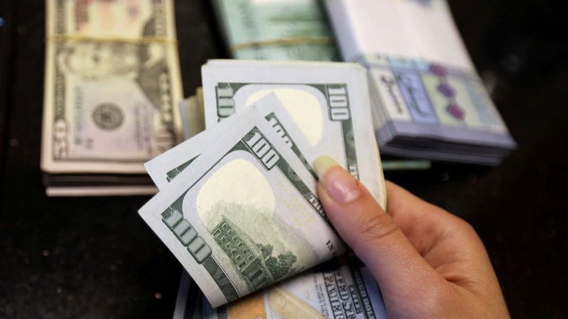 الدولار الأميركي يعمق هبوطه.. خسر 12% منذ بداية كورونا