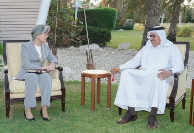 وزير الخارجية يجتمع مع وزيرة خارجية كوريا