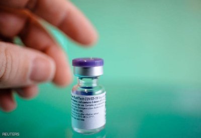 هل يمنع لقاح "فايزر" انتقال عدوى كورونا؟ رئيس الشركة يجيب