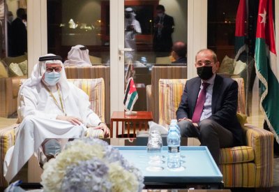 وزير الخارجية يجتمع مع نائب رئيس الوزراء وزير الخارجية وشؤون المغتربين بالمملكة الأردنية الهاشمية الشقيقة