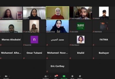 السفيرة الظاعن تقدم محاضرة صياغة مشاريع القرارات والمقترحات